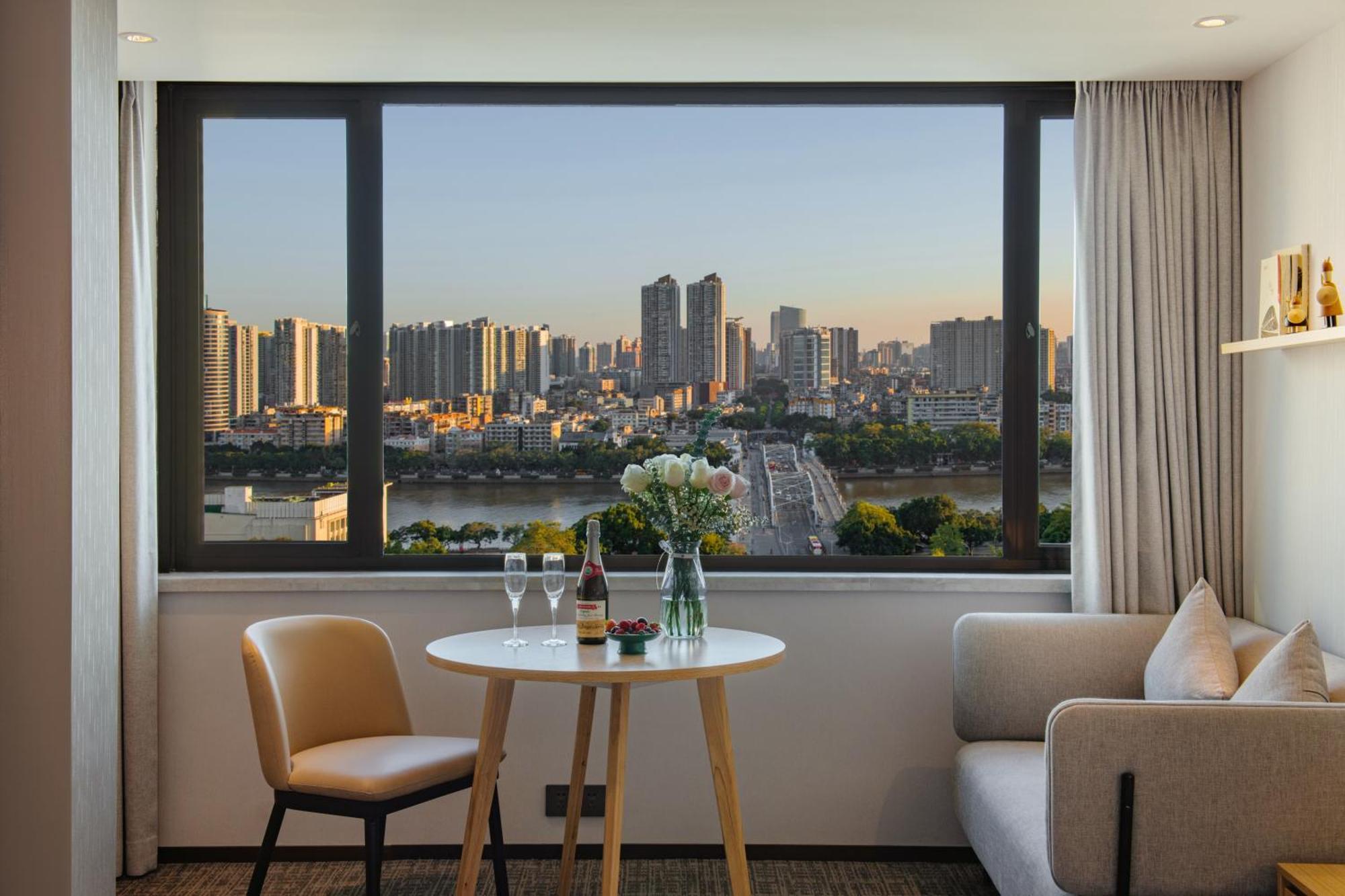 Guangzhou Hotel - Free Shuttle Bus To Exhibition Center During Canton Fair Period Exterior photo